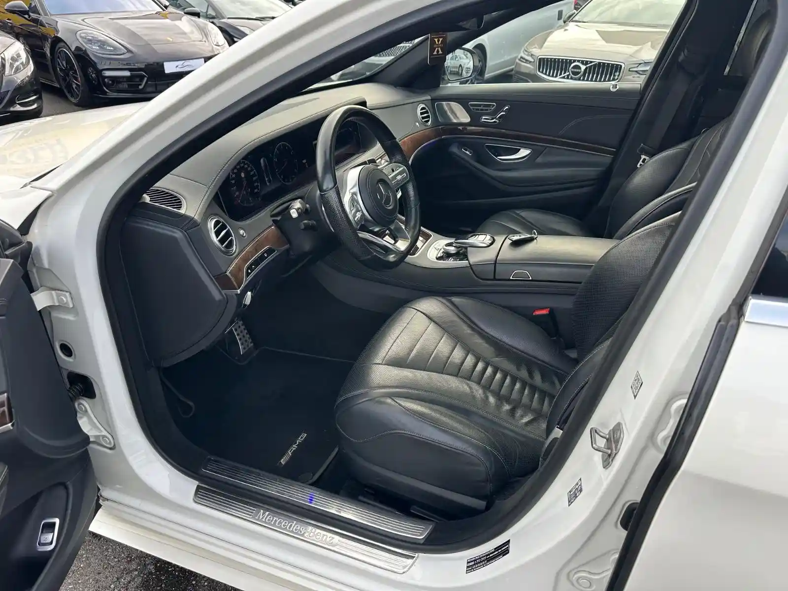Mercedes-Benz S 560