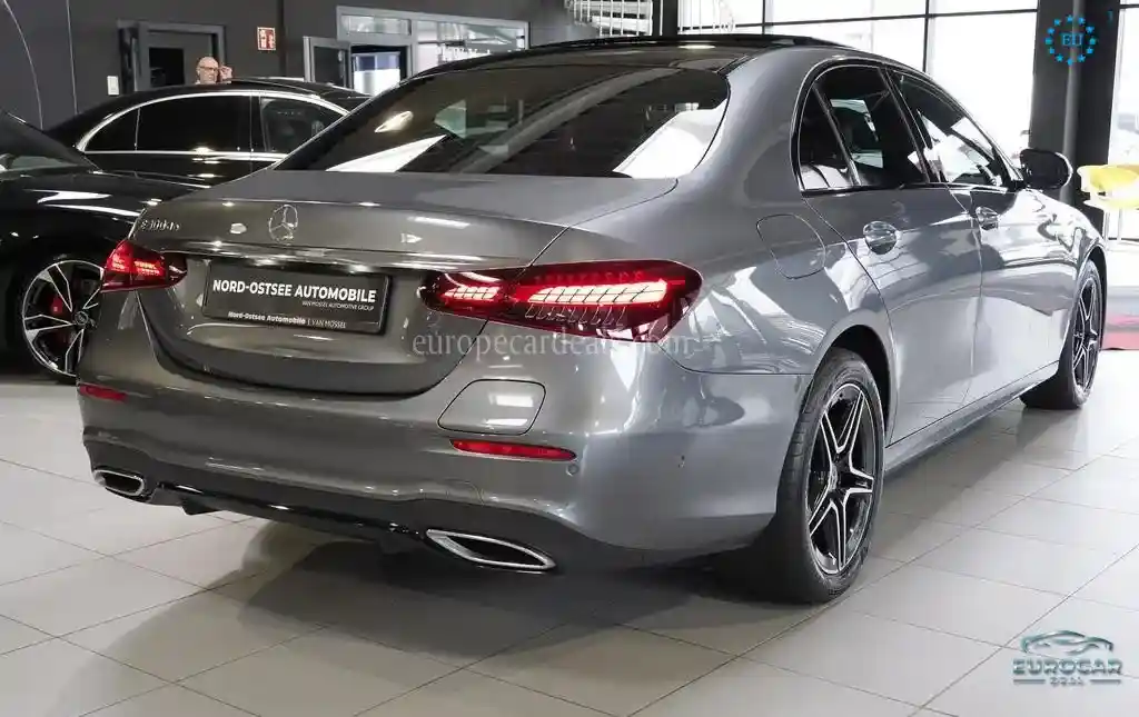 Mercedes-Benz E 300