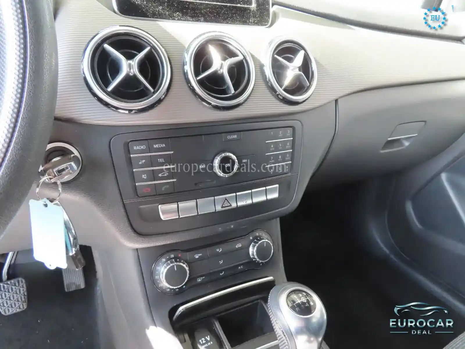Mercedes-Benz B 180