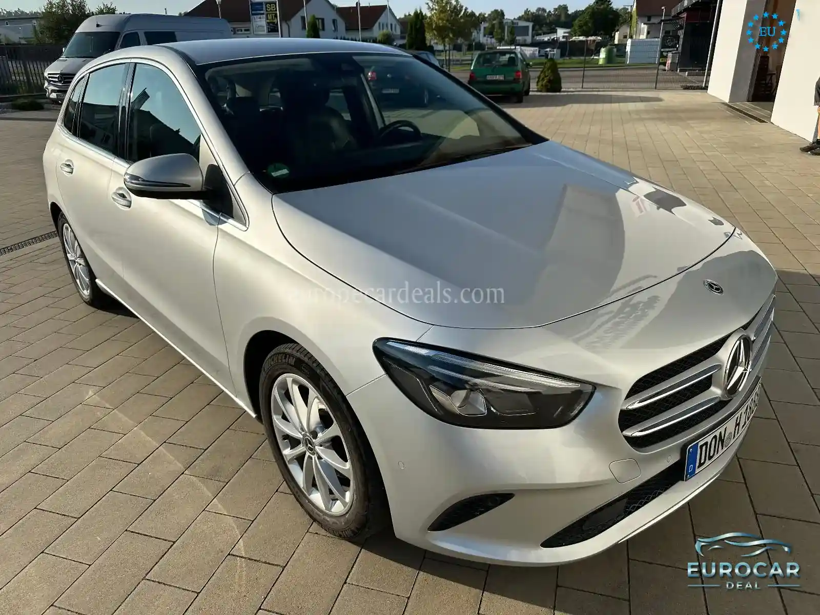 Mercedes-Benz B 180