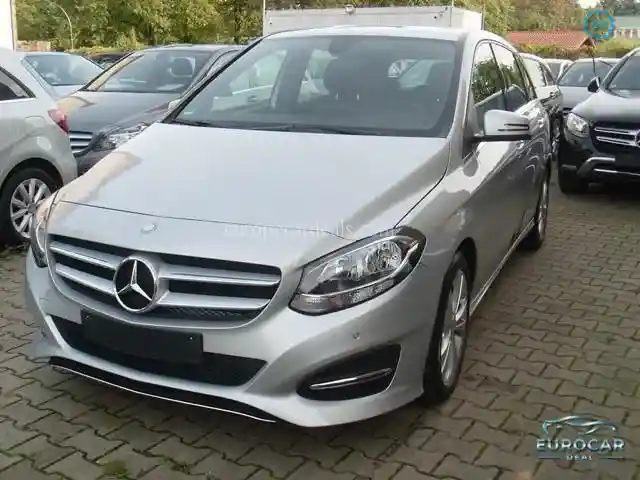 Mercedes-Benz B 200