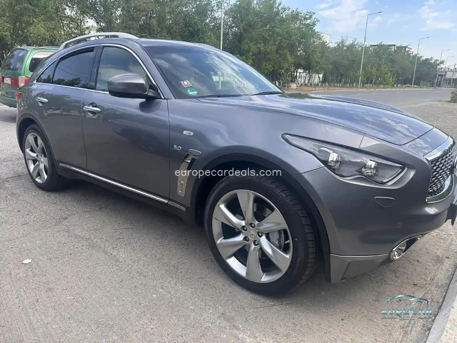 Infiniti QX70