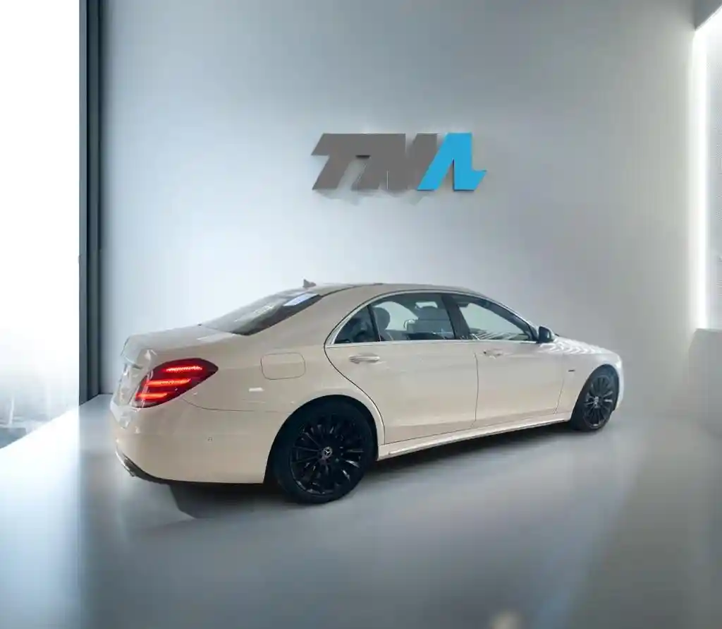 Mercedes-Benz S 560