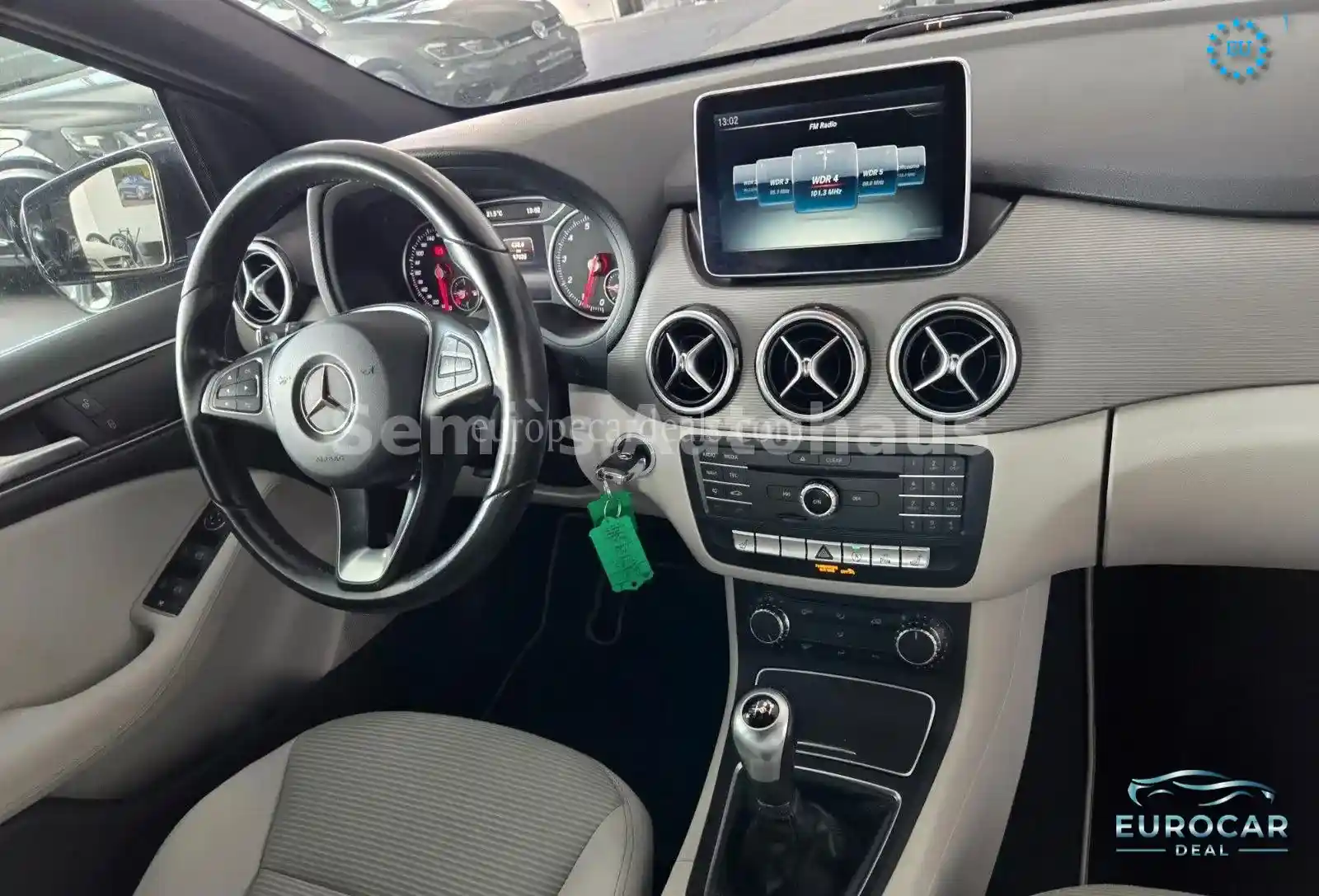 Mercedes-Benz B 180
