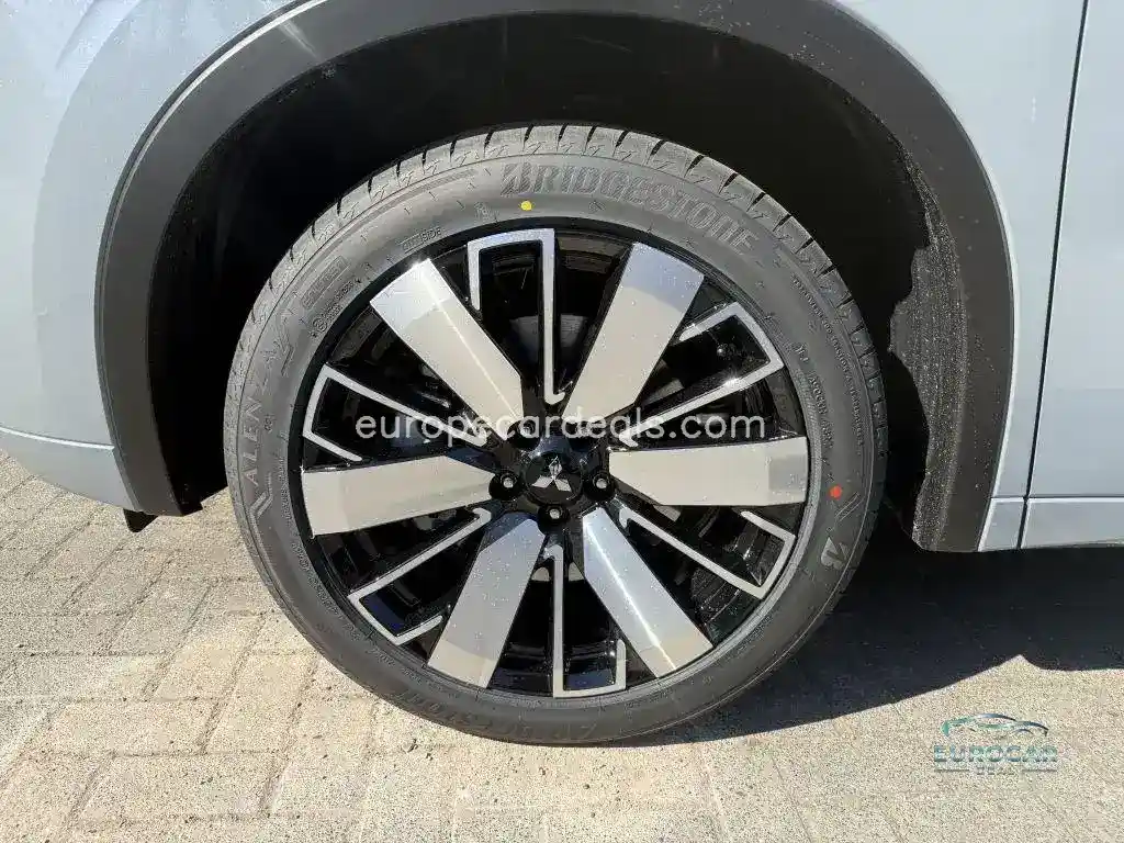 Mitsubishi Plug-in Hybrid Outlander