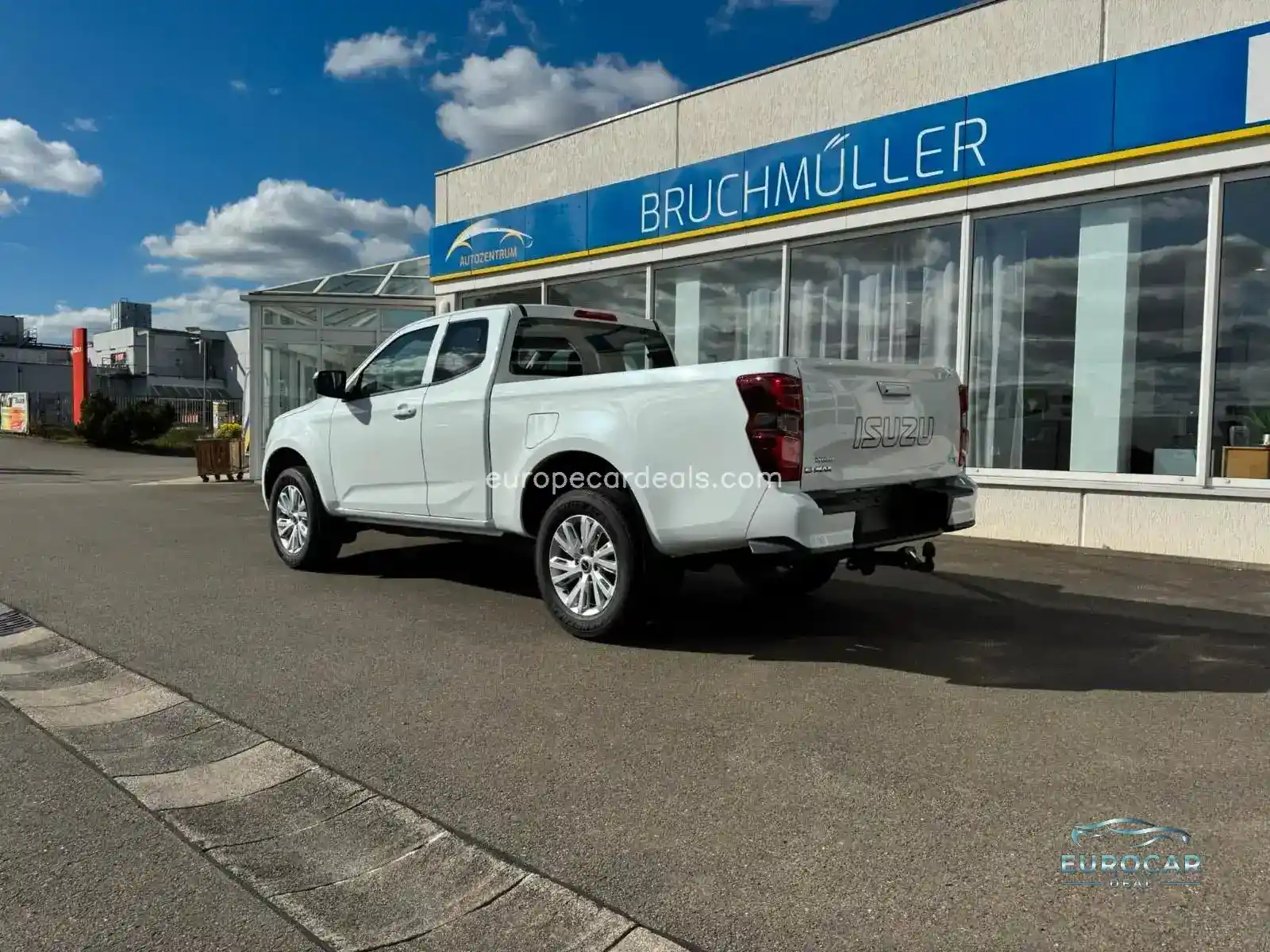 Space Cab 4X4 LS AT 2025