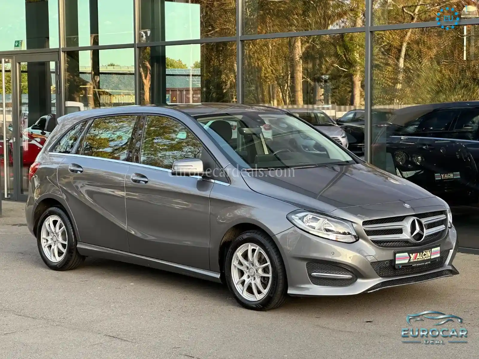 Mercedes-Benz B 180