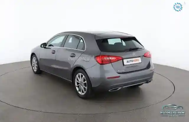 Mercedes-Benz A 220
