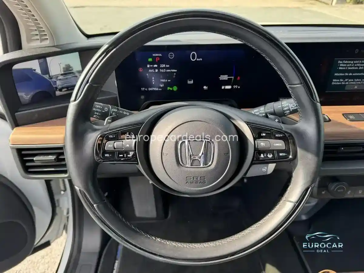 Honda e