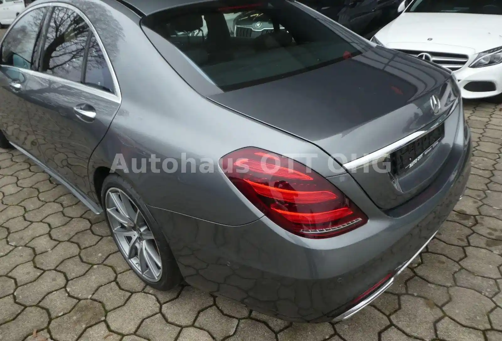 Mercedes-Benz S 560