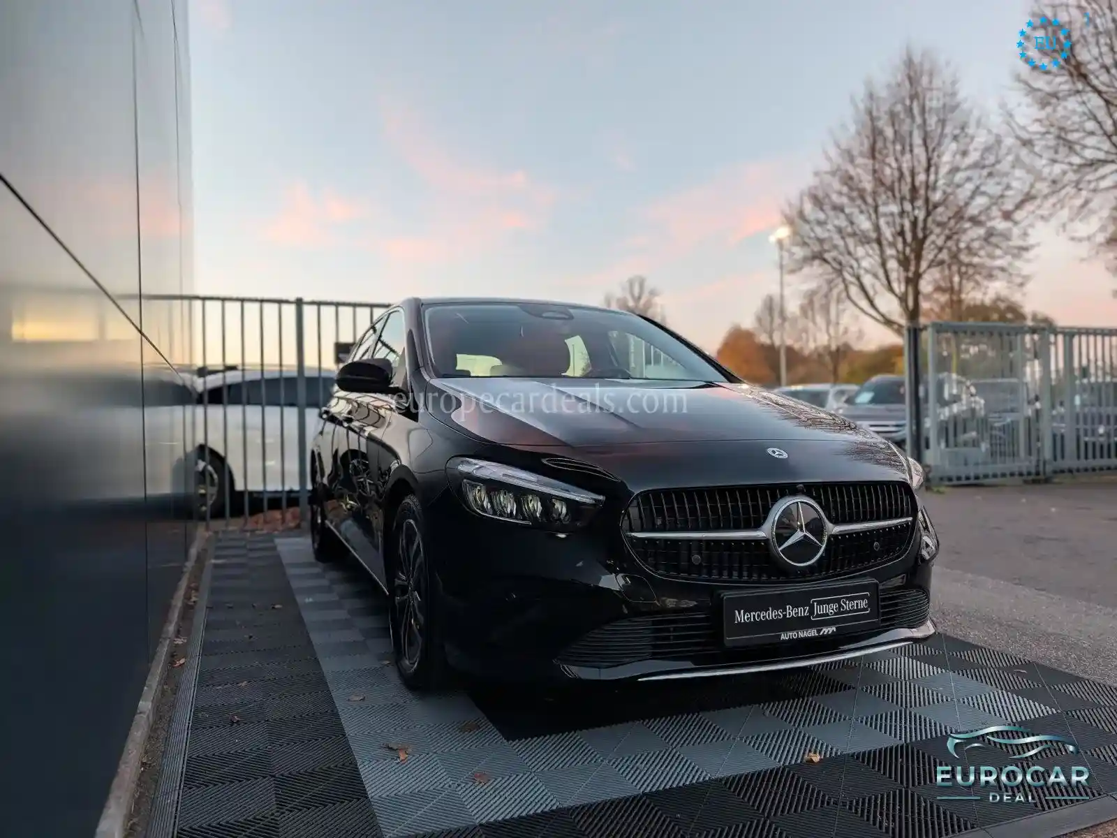 Mercedes-Benz B 180