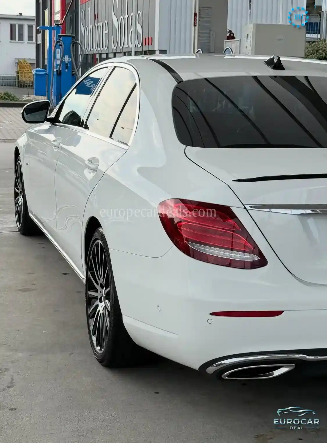 Mercedes-Benz E 200