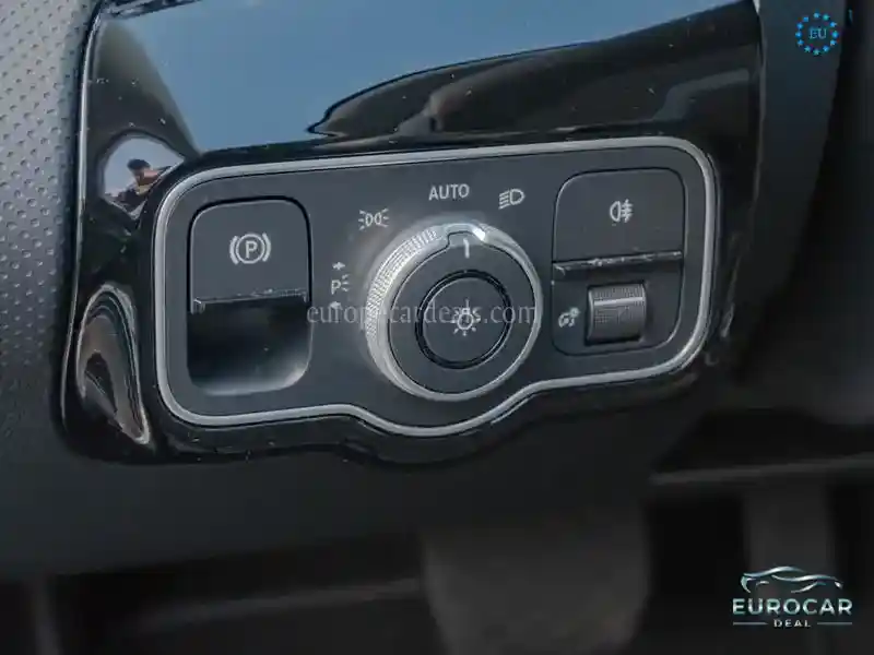 Mercedes-Benz A 220