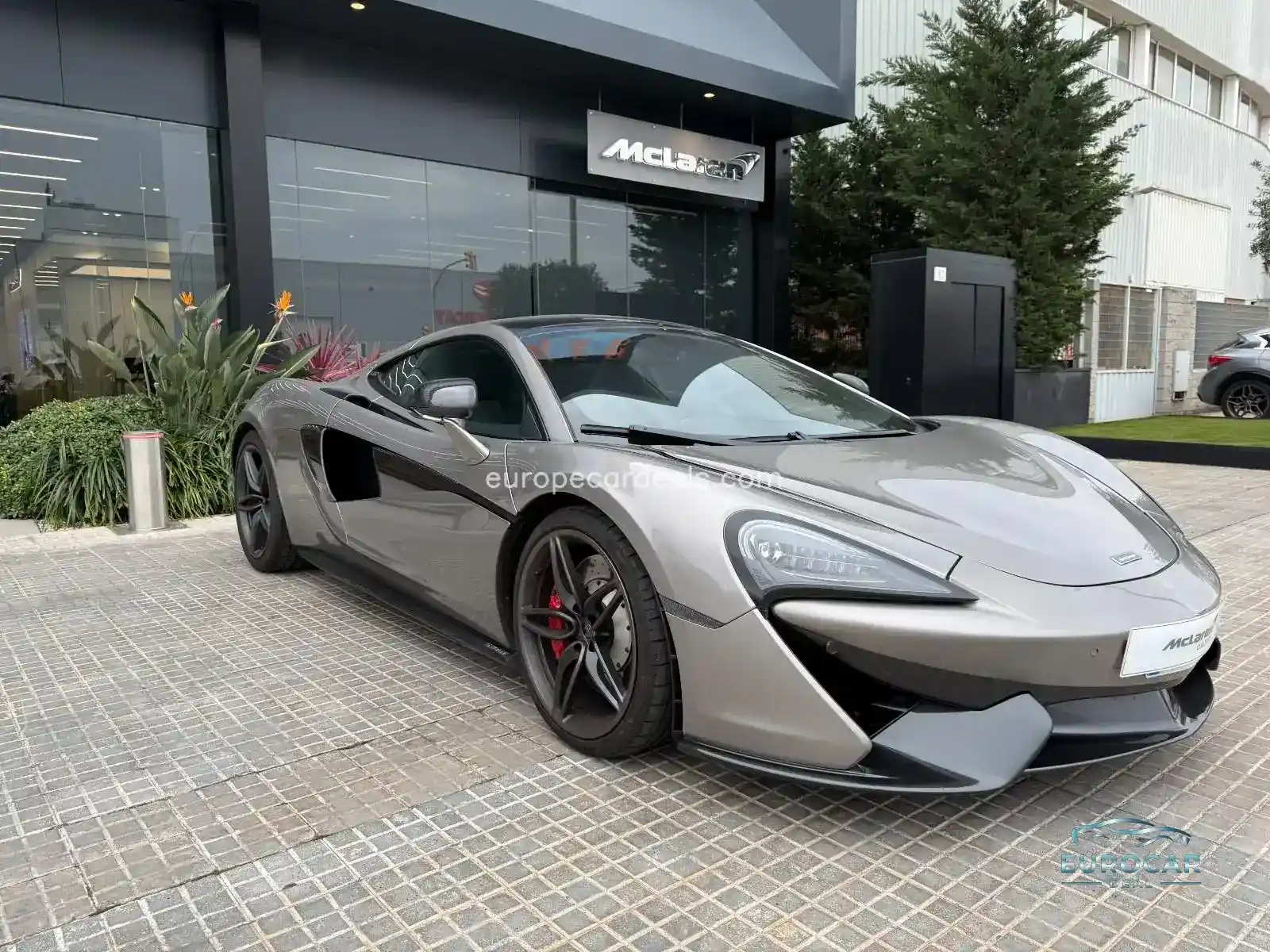 McLaren 570GT