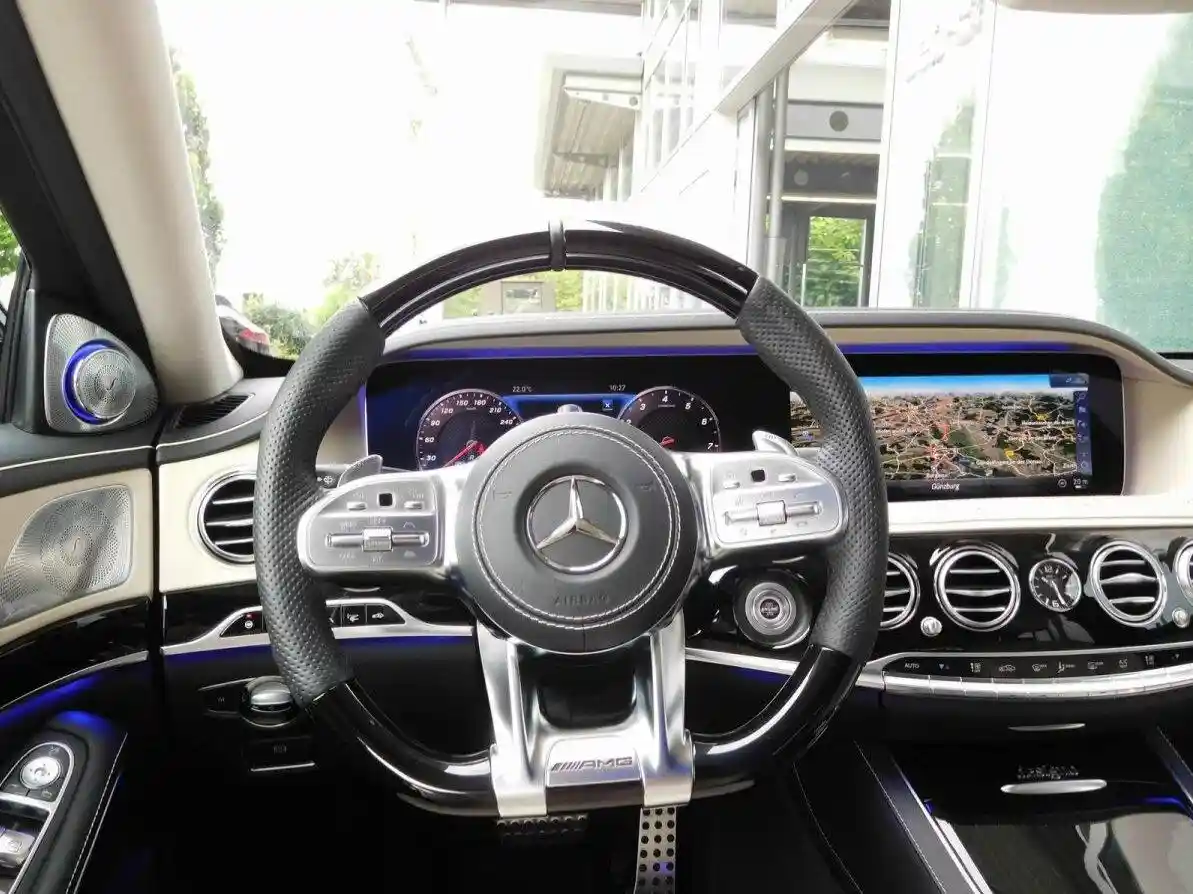 Mercedes-Benz S 63 AMG