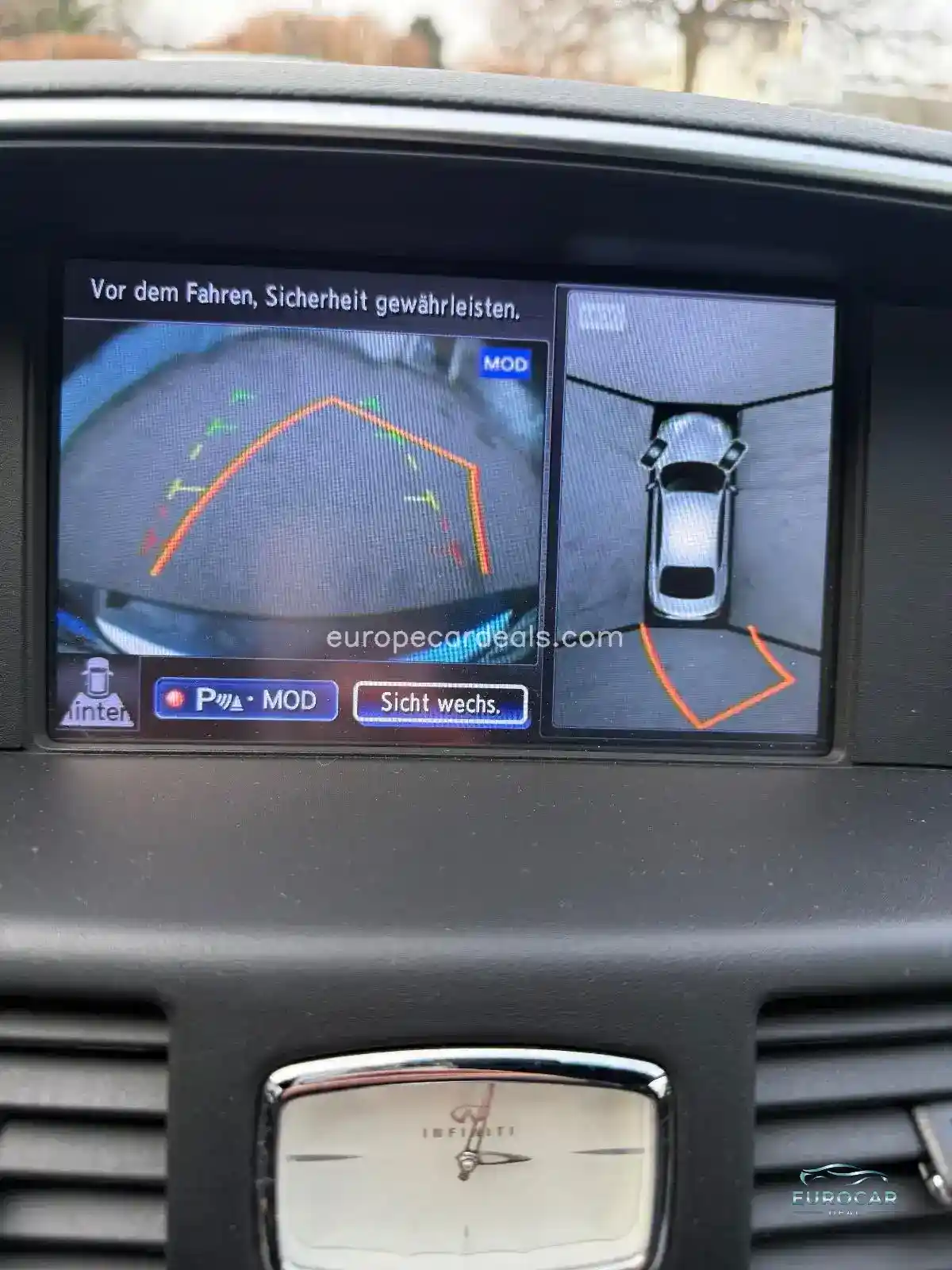 Infiniti Q70
