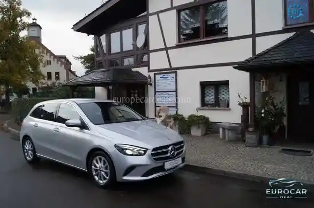Mercedes-Benz B 200