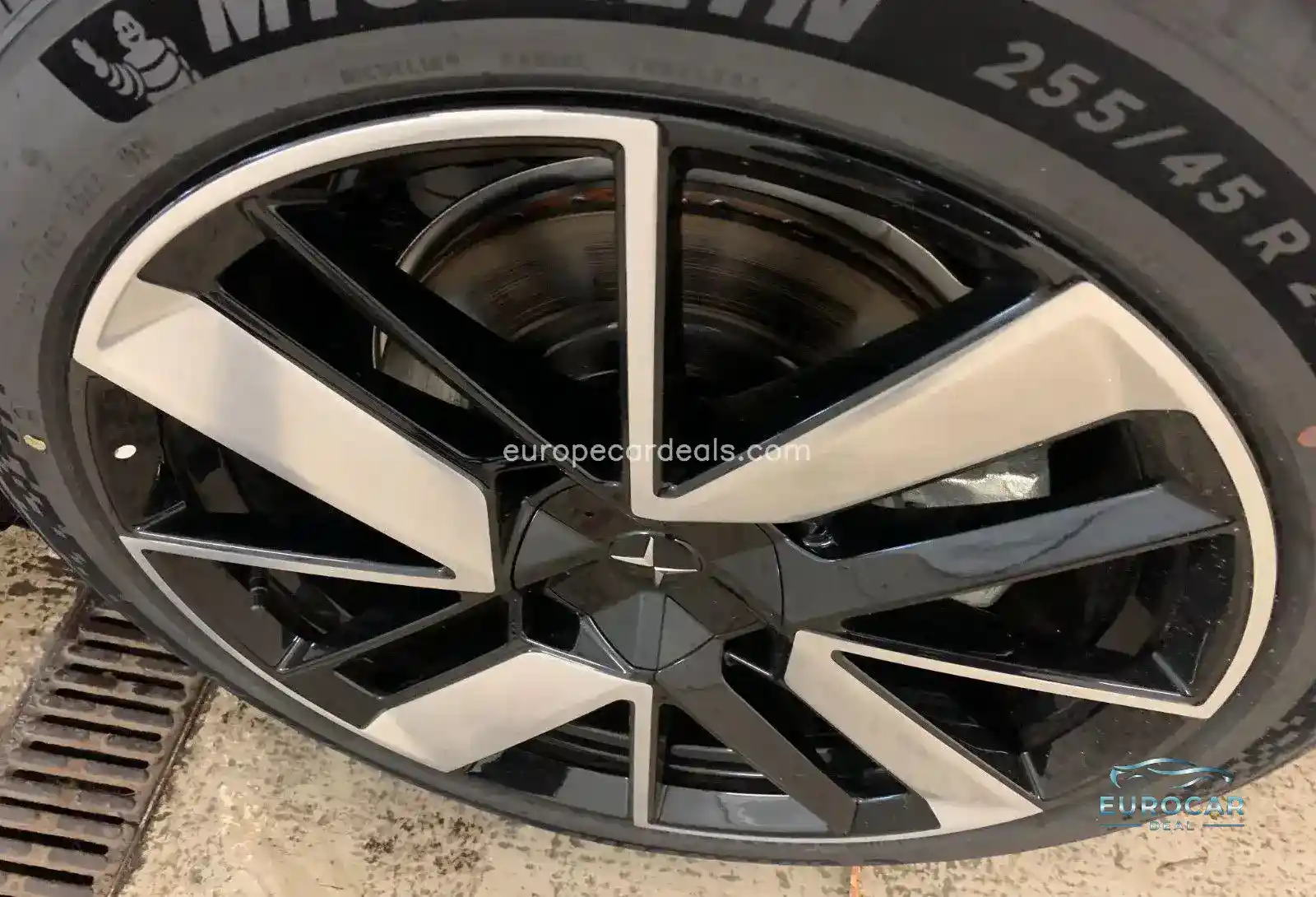 Polestar 4