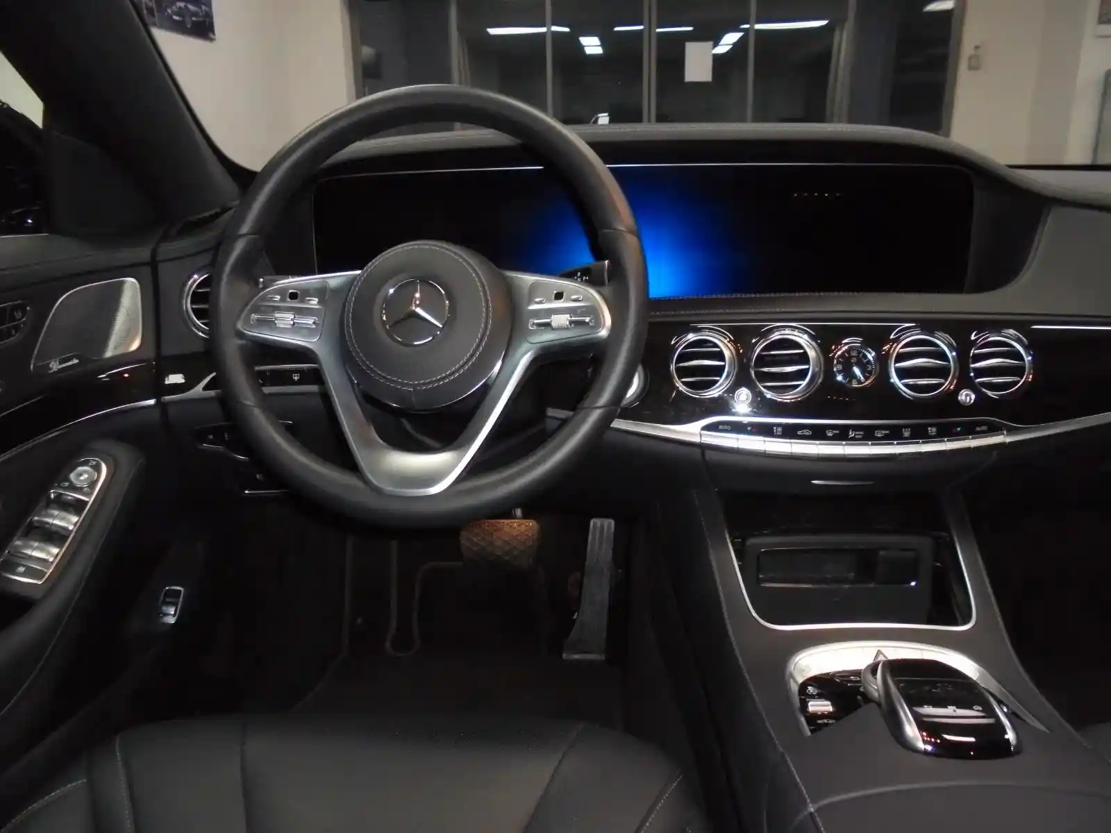 Mercedes-Benz S 560