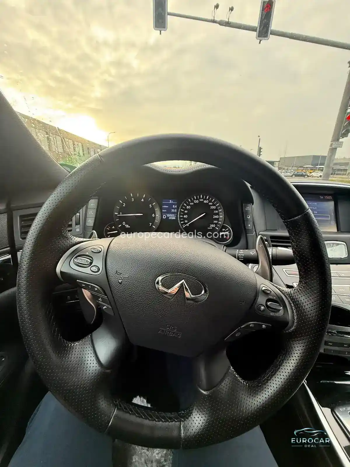 Infiniti Q70