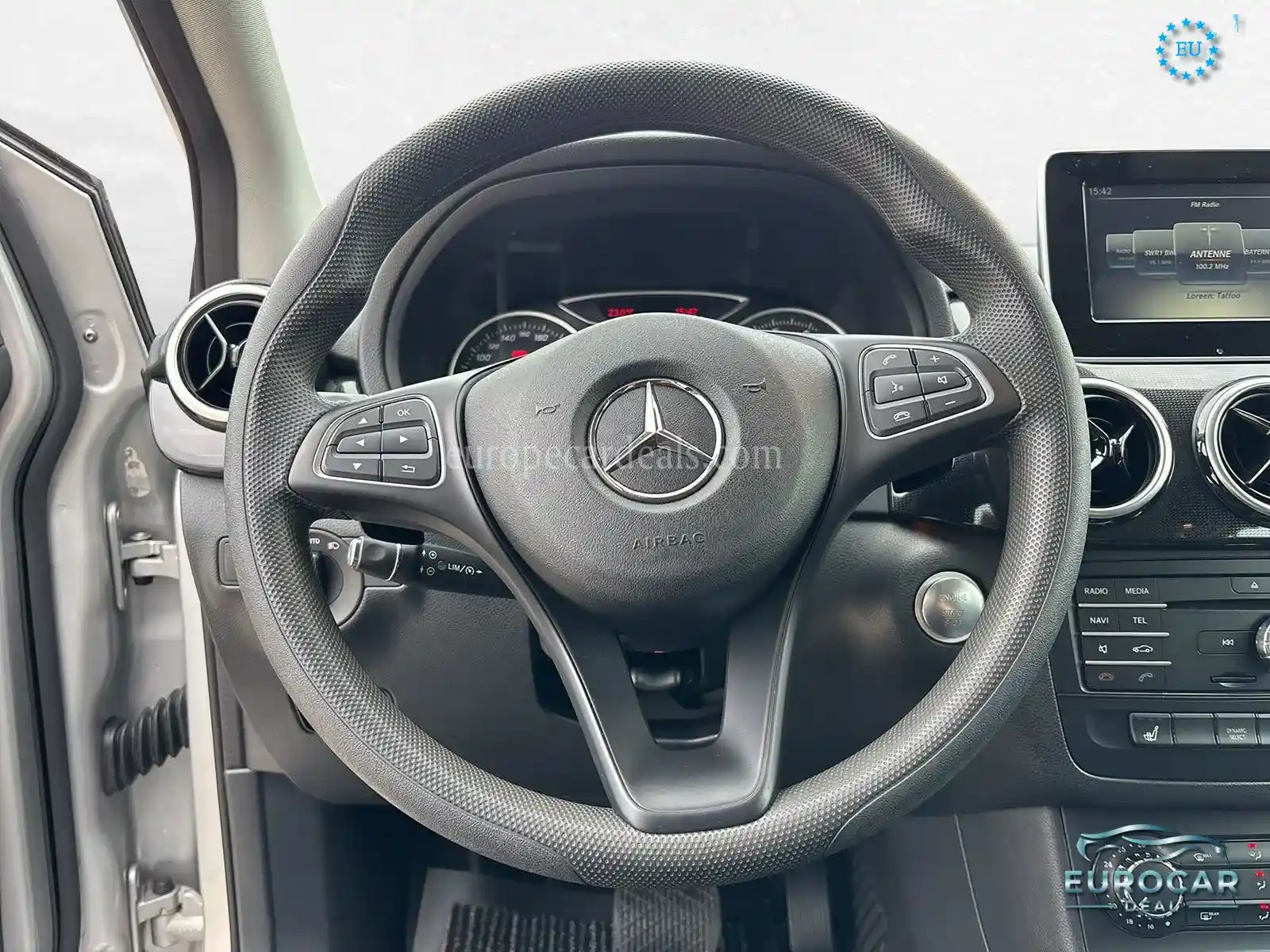 Mercedes-Benz B 180