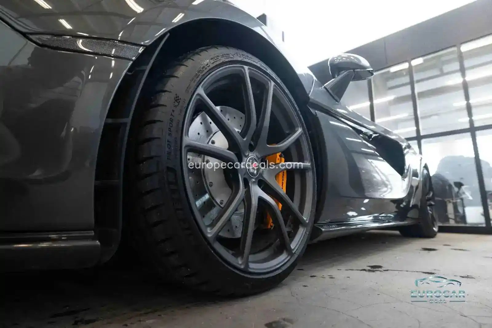 McLaren 570GT