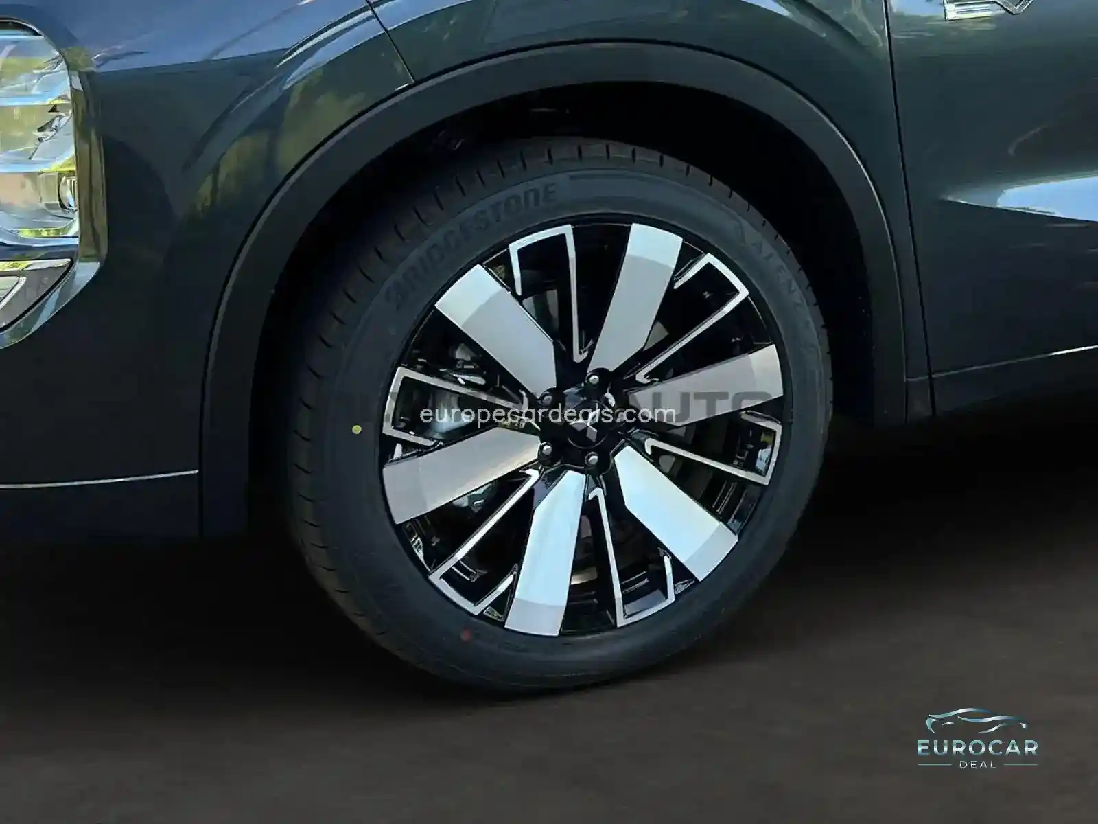 Mitsubishi Plug-in Hybrid Outlander