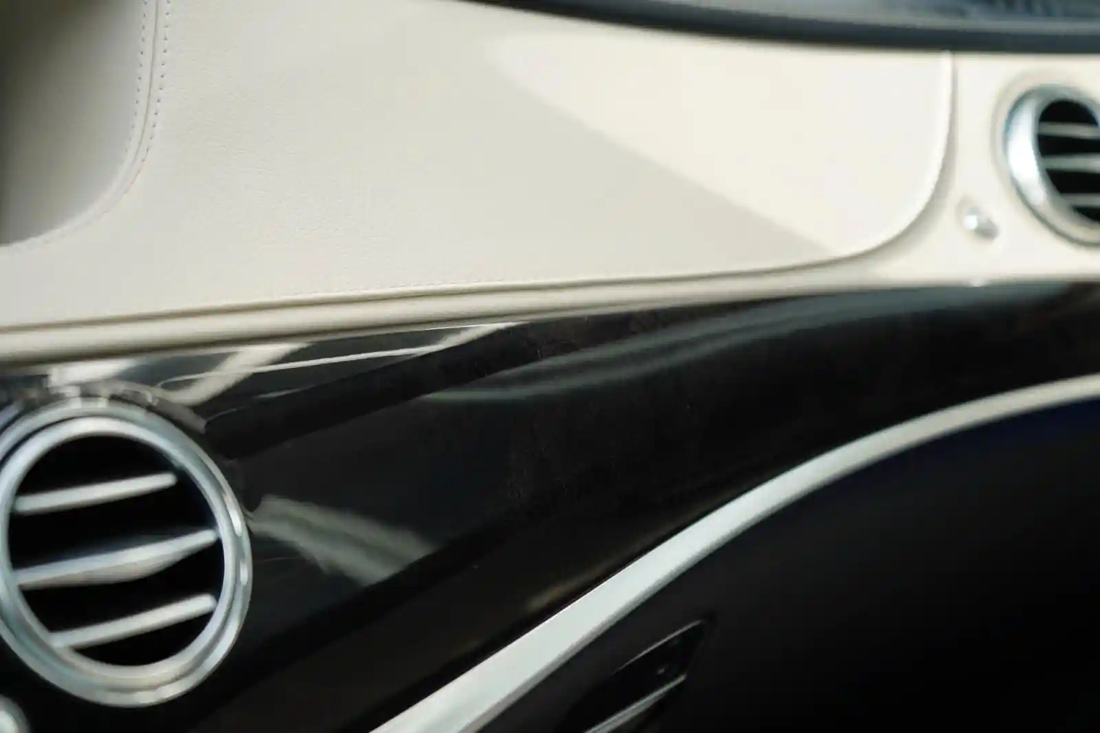 Mercedes-Benz S 560