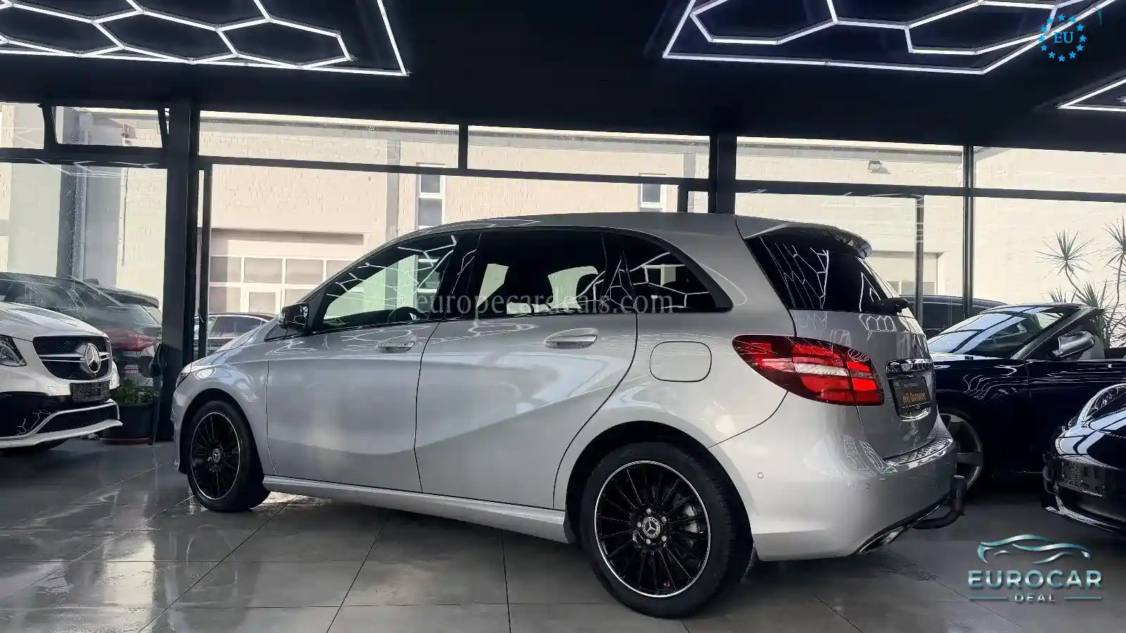 Mercedes-Benz B 180