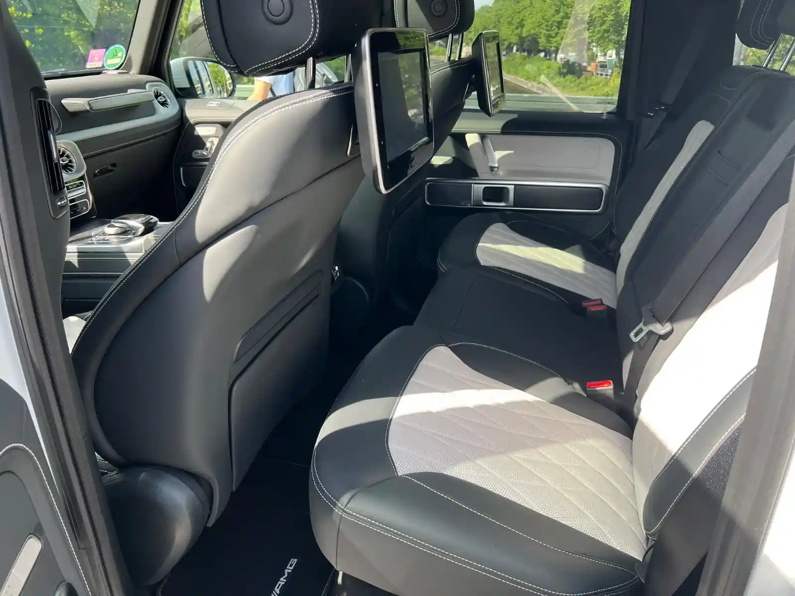 Mercedes-Benz G 500