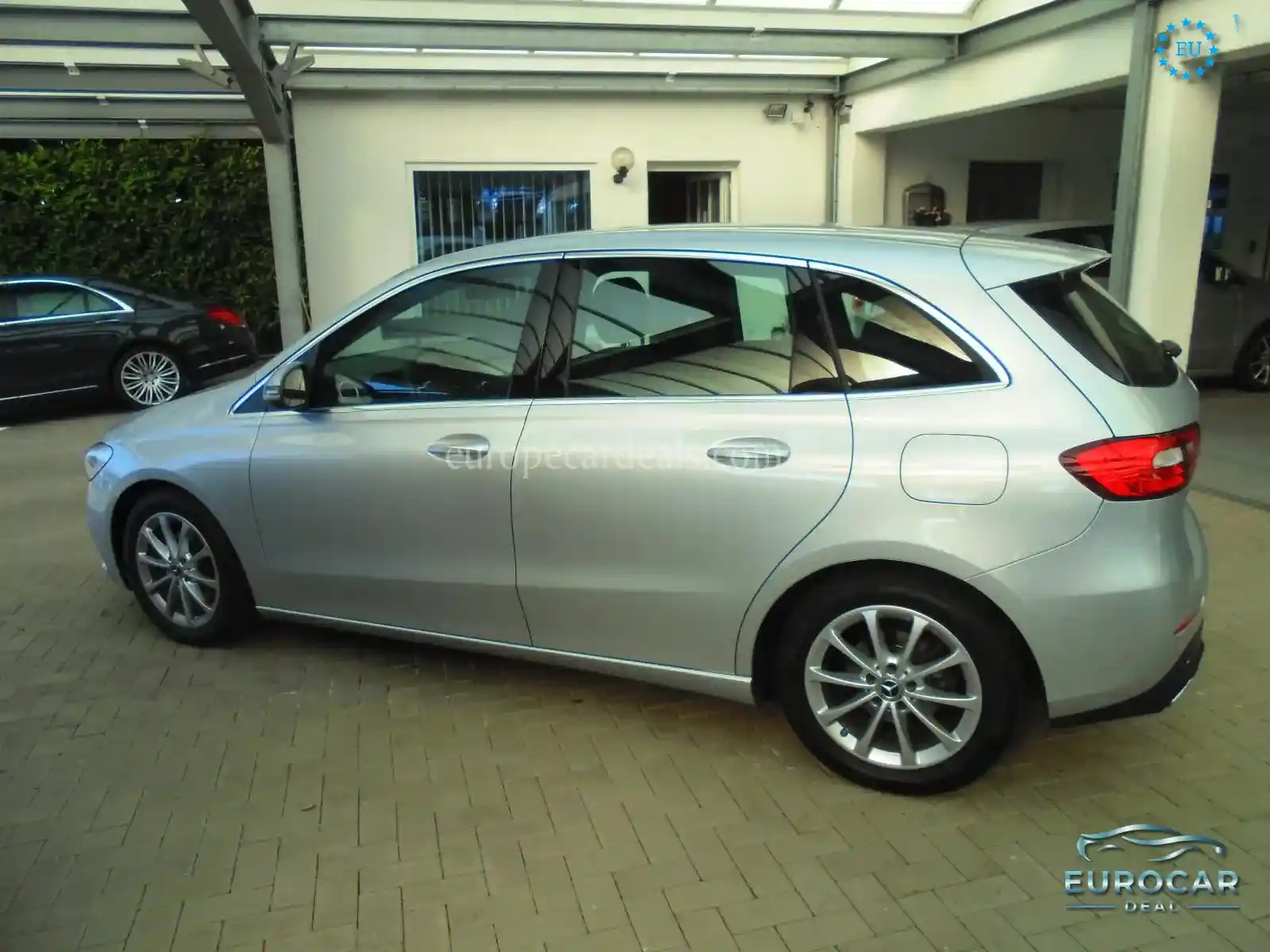 Mercedes-Benz B 180