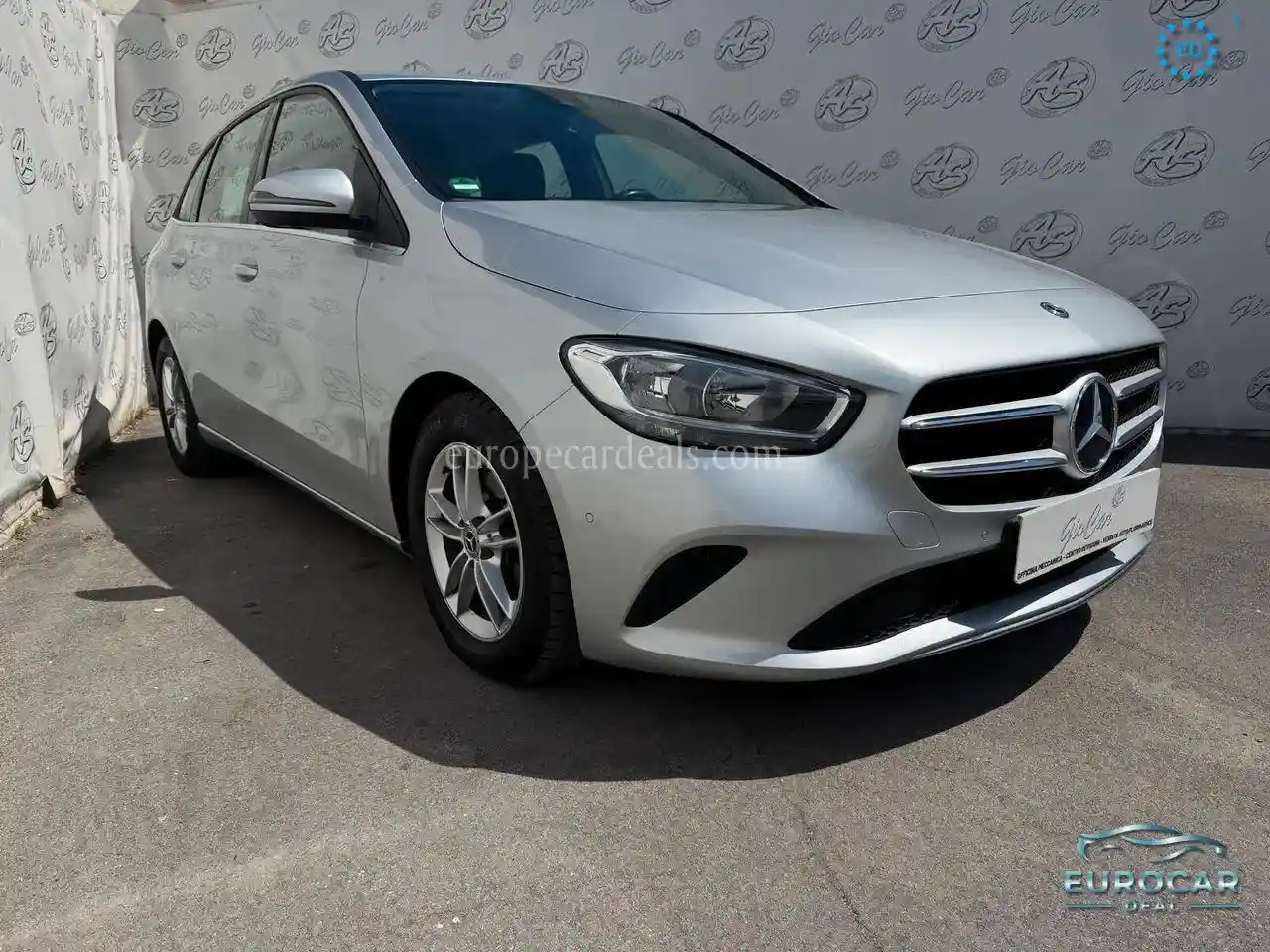 Mercedes-Benz B 180