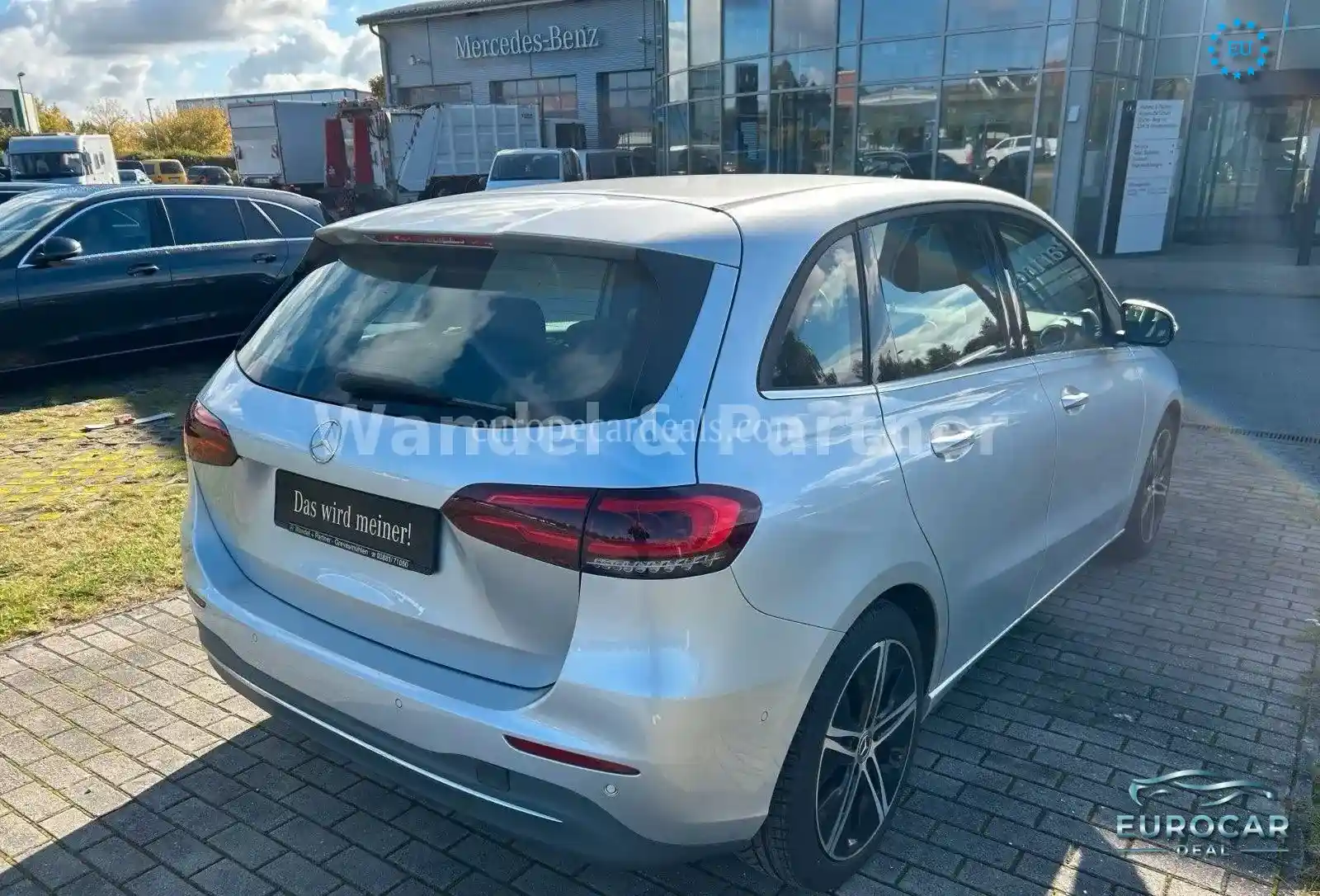 Mercedes-Benz B 180