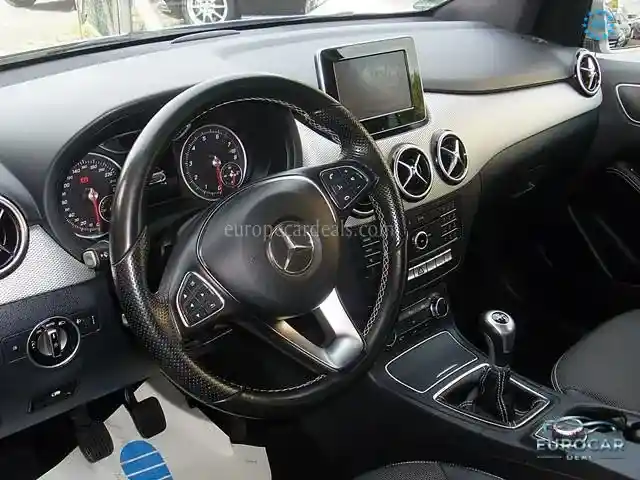 Mercedes-Benz B 200