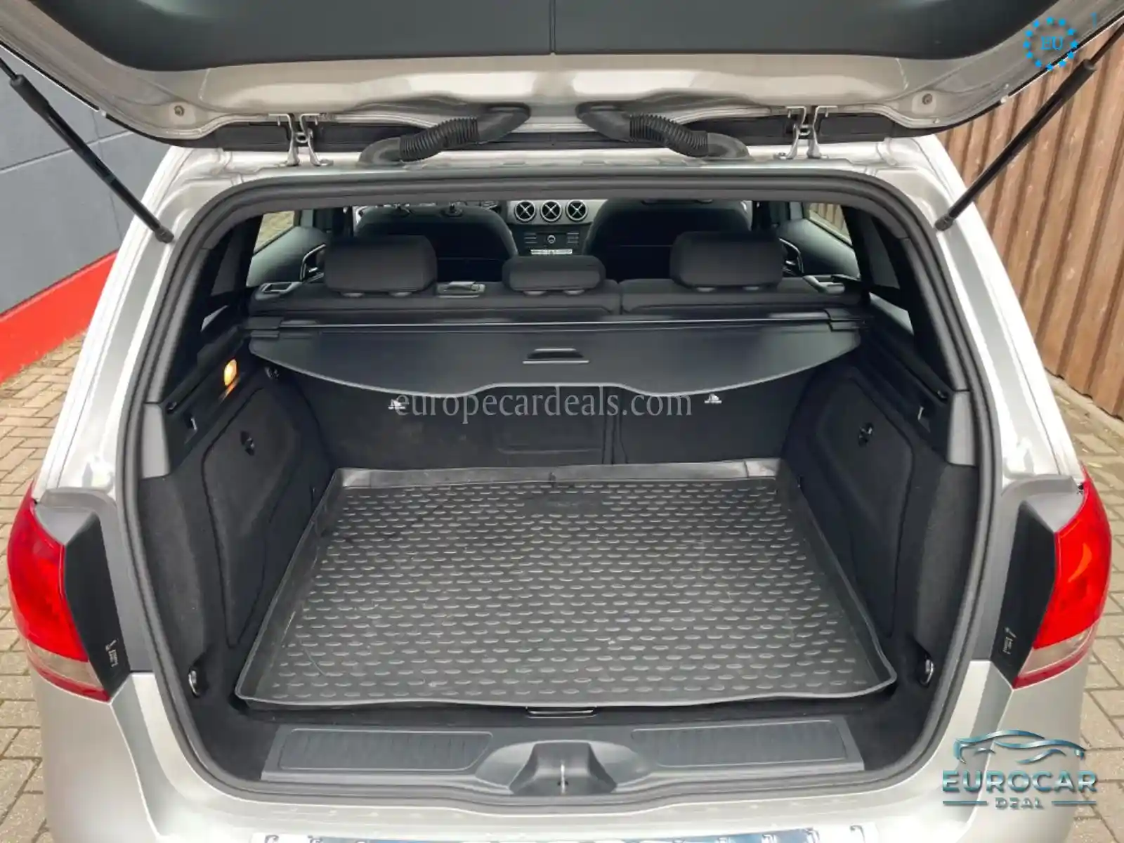 Mercedes-Benz B 220