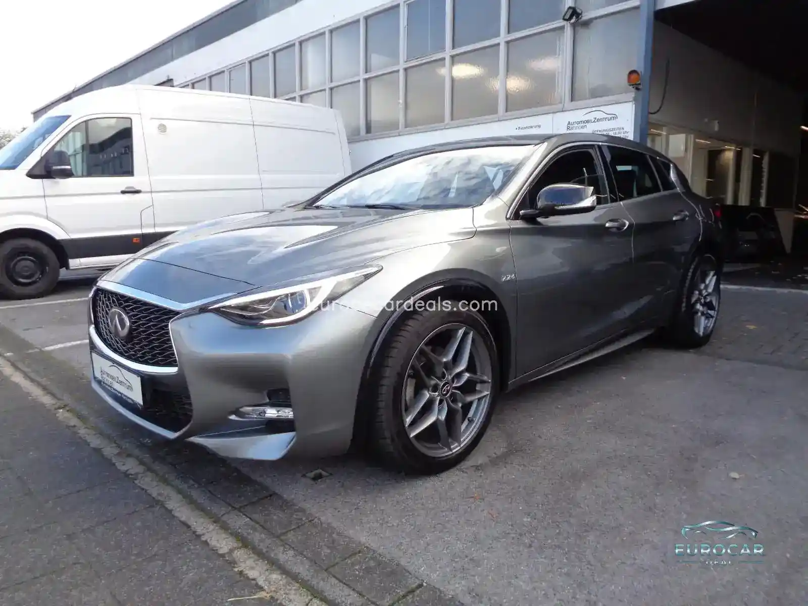 Infiniti Q30