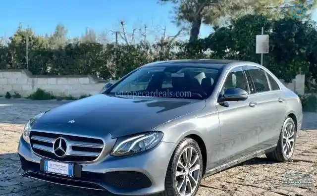 Mercedes-Benz E 220
