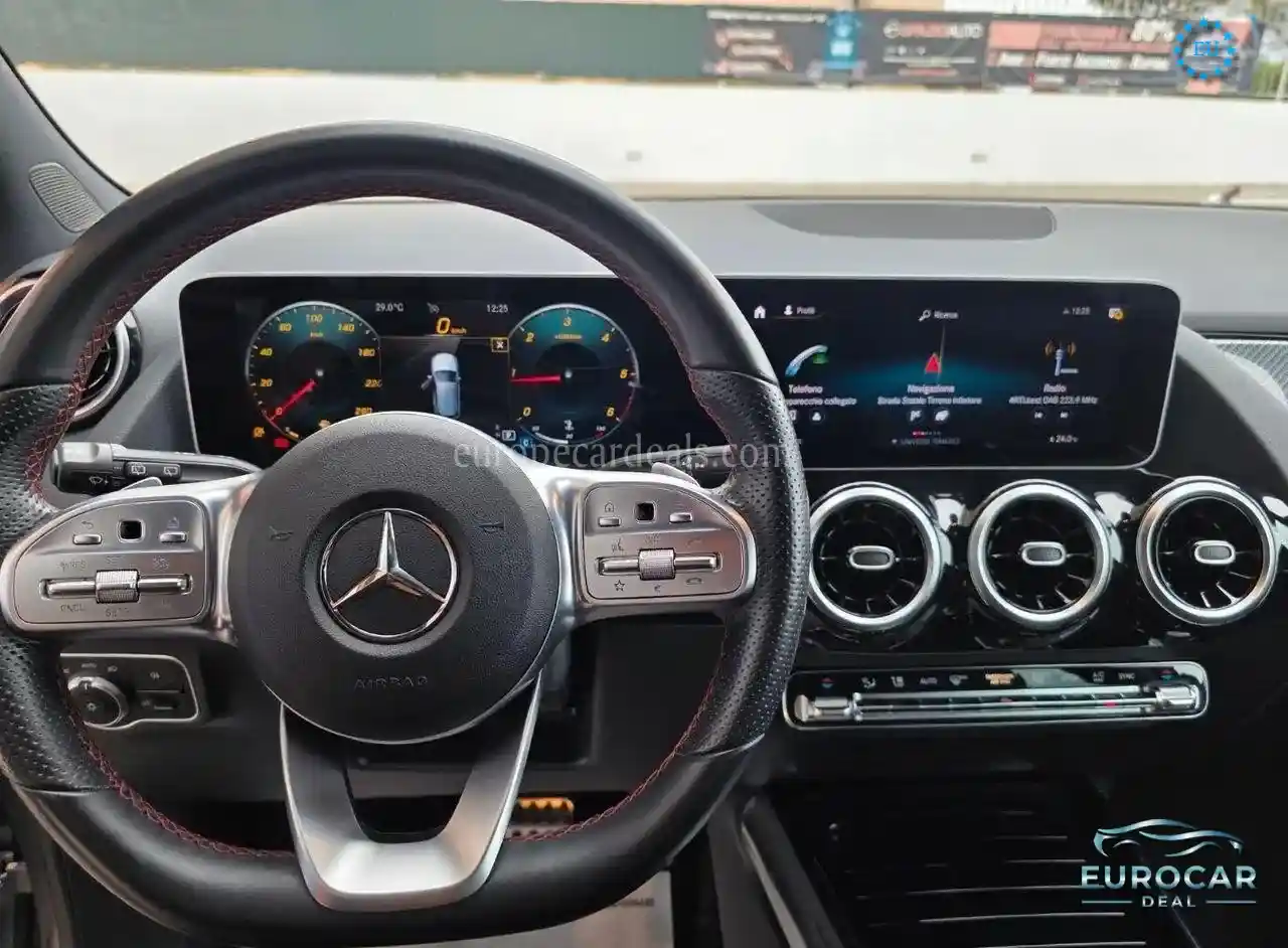 Mercedes-Benz B 180