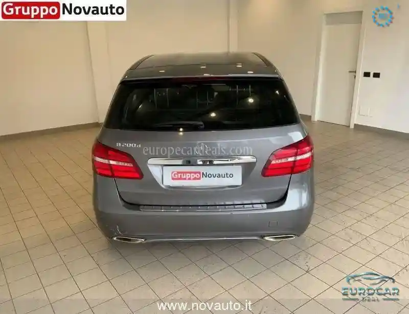 Mercedes-Benz B 200
