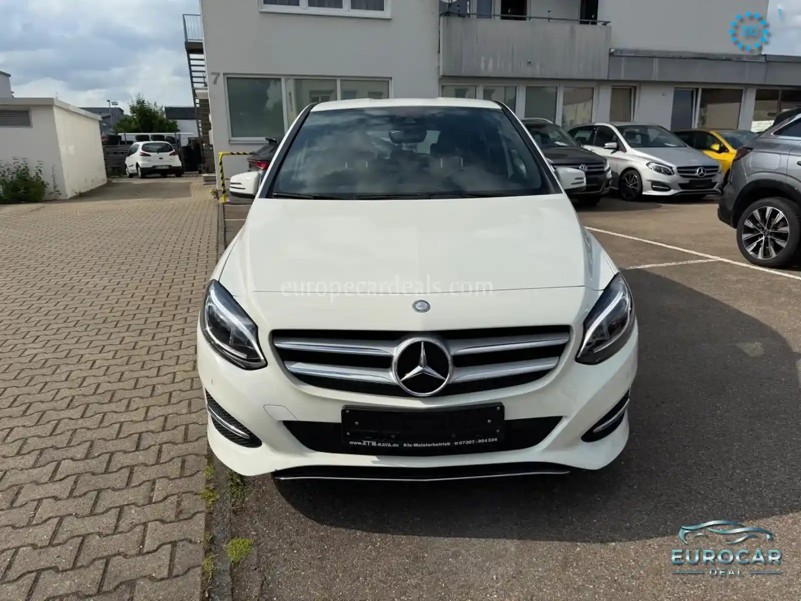 Mercedes-Benz B 180