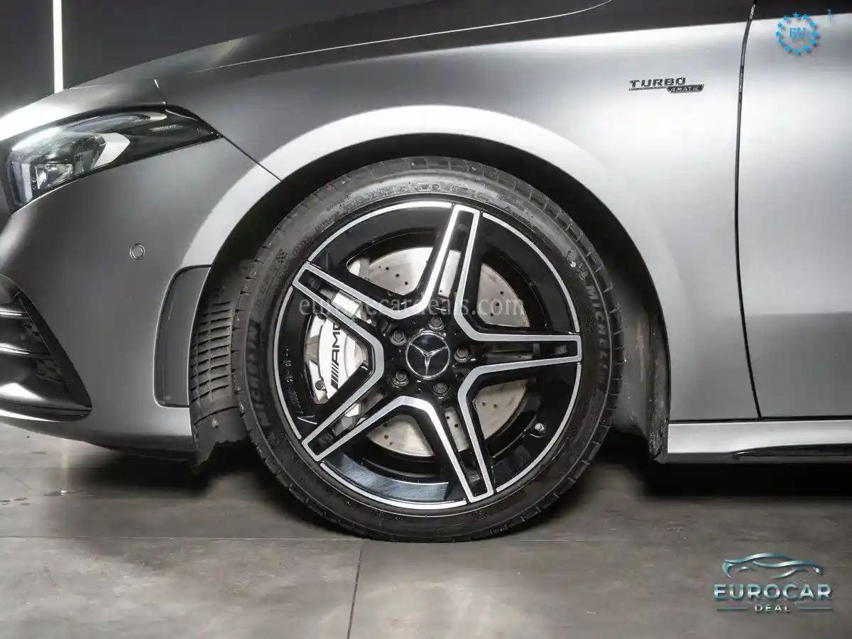 Mercedes-Benz A 35 AMG