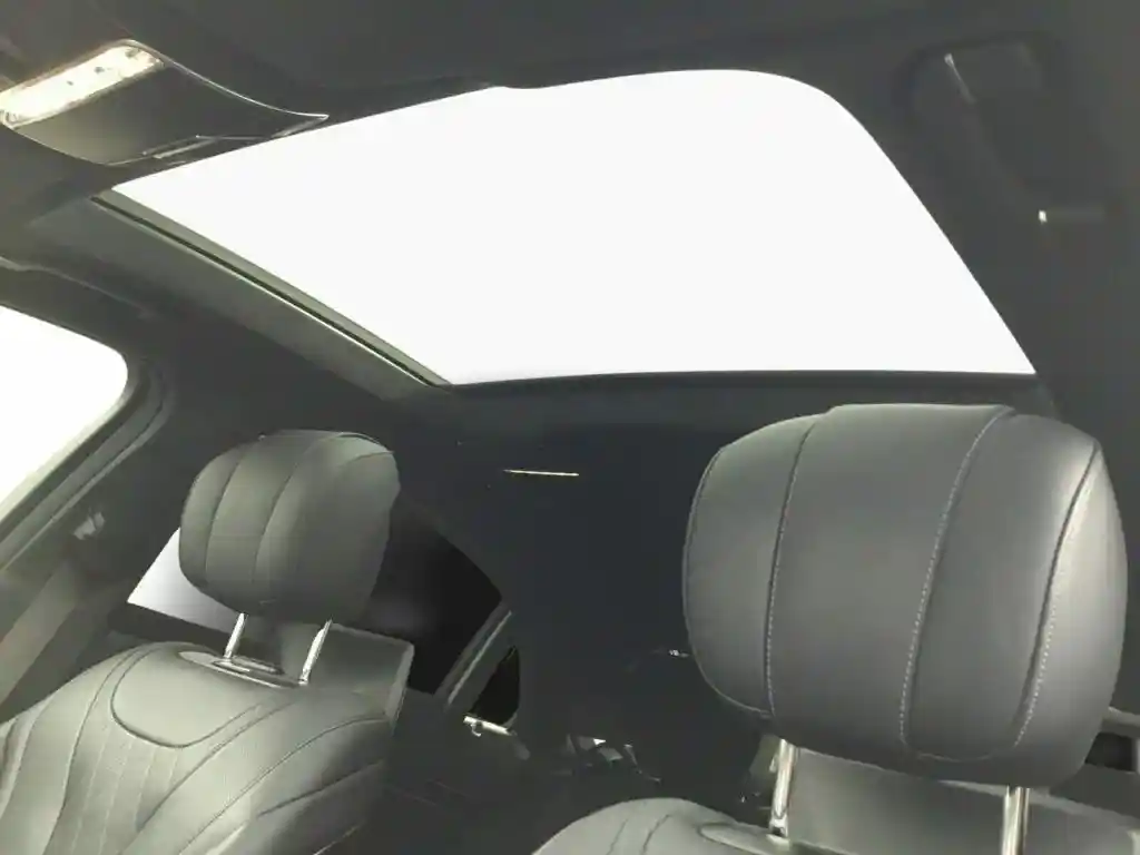 Mercedes-Benz S 560