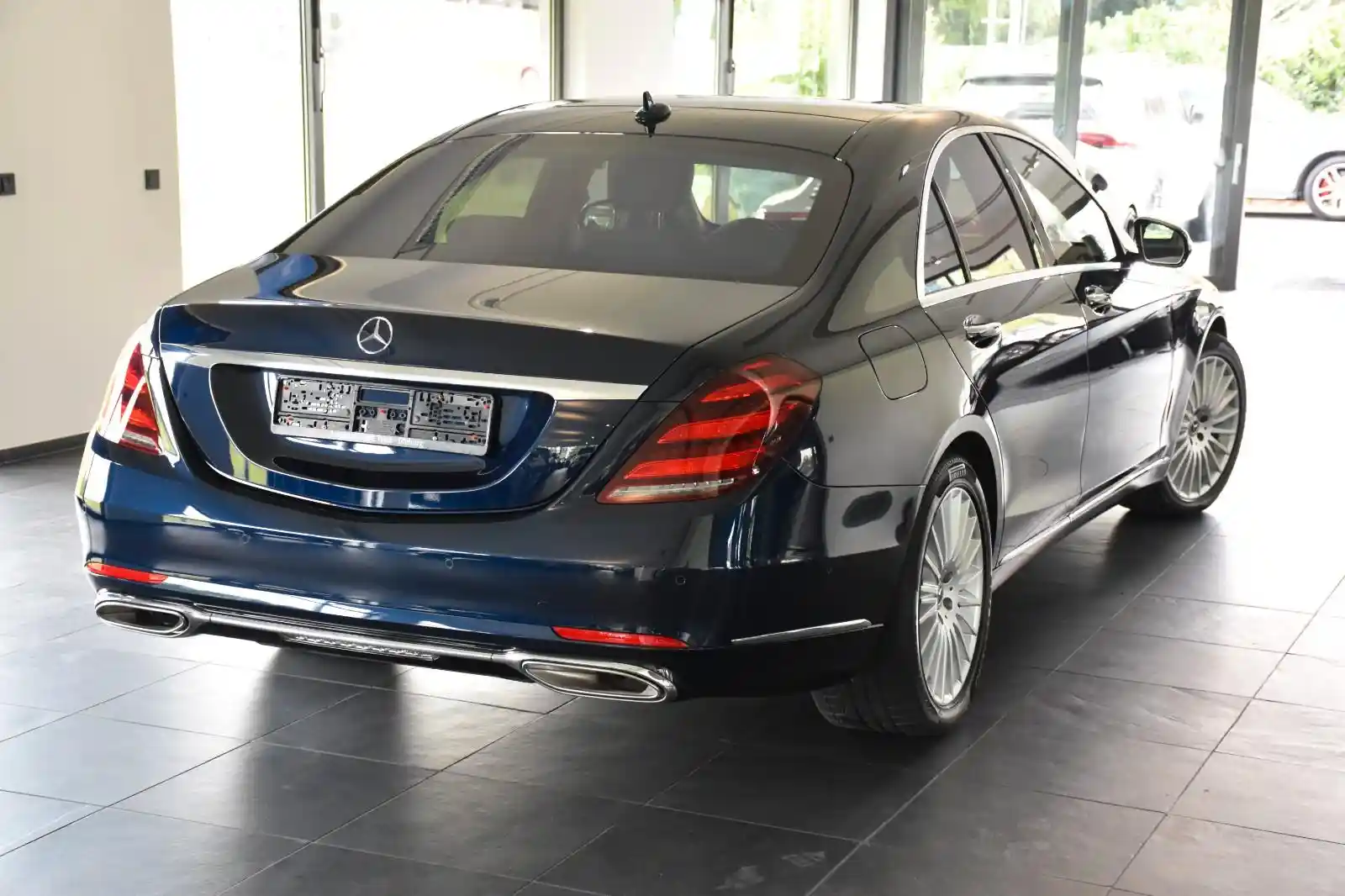 Mercedes-Benz S 560