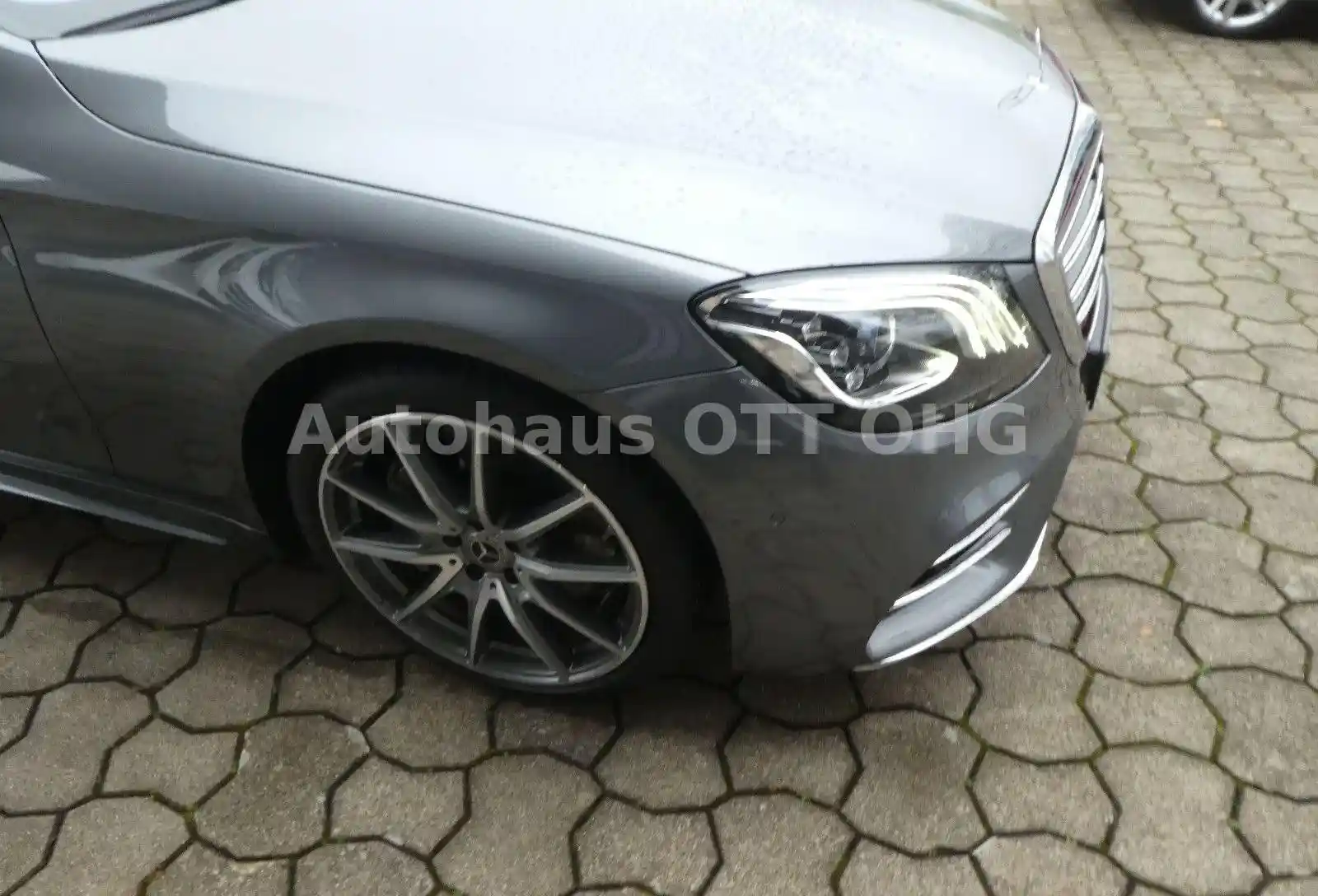 Mercedes-Benz S 560