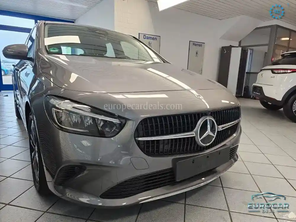 Mercedes-Benz B 180