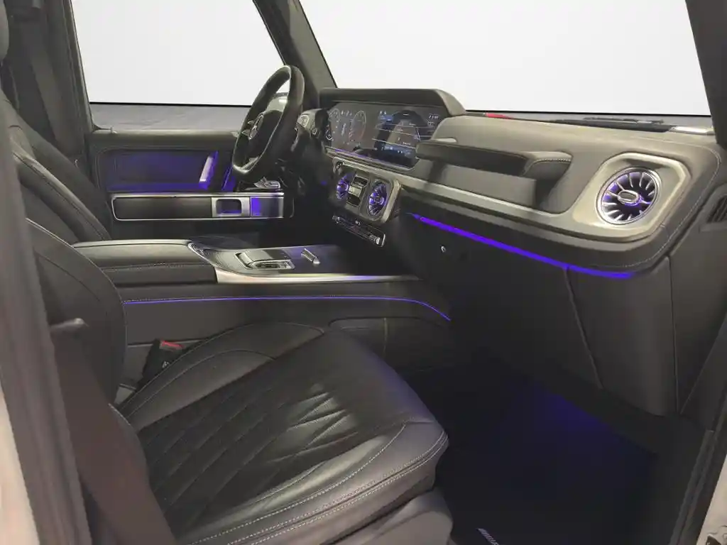 Mercedes-Benz G 500