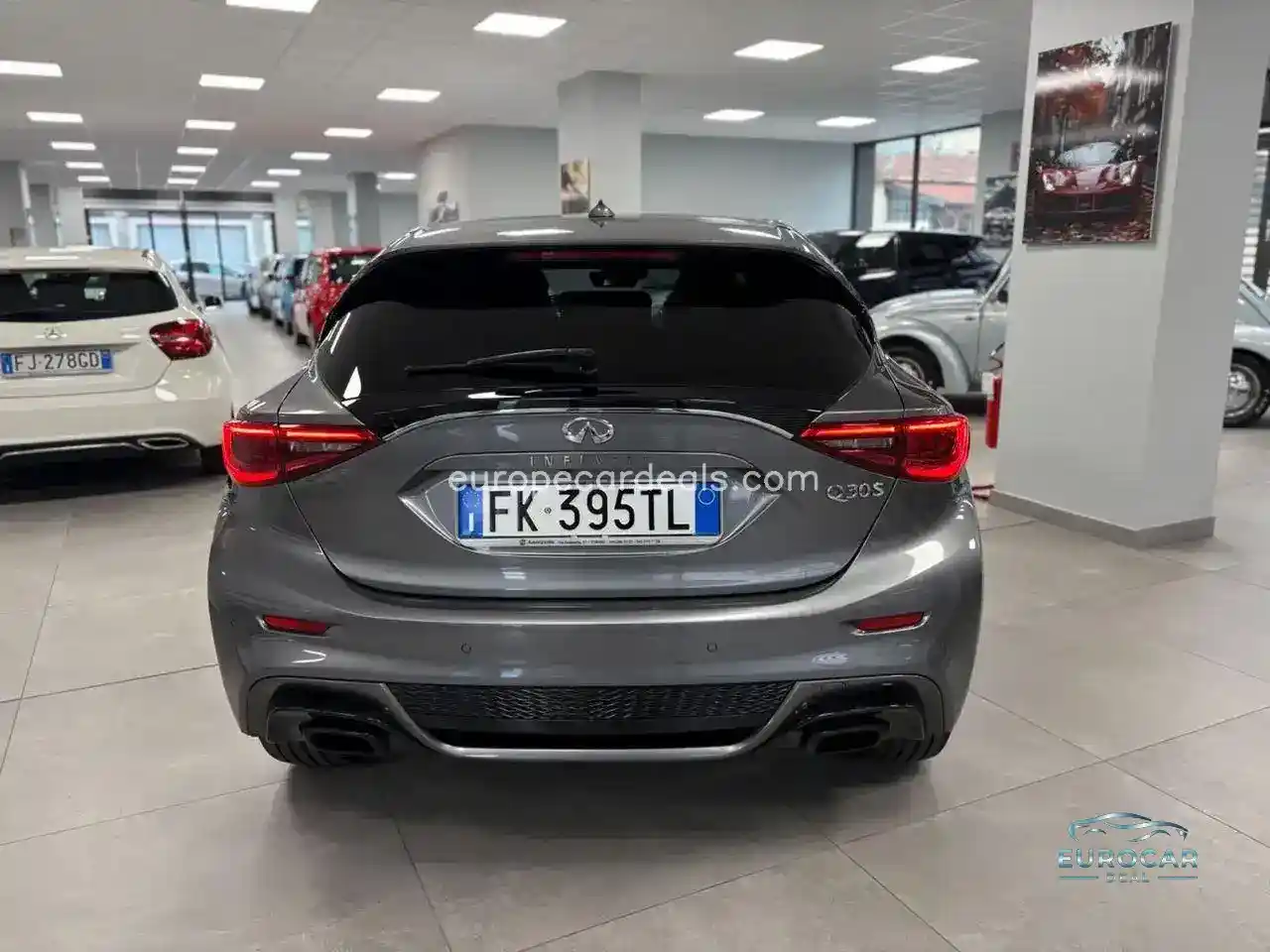 Infiniti Q30