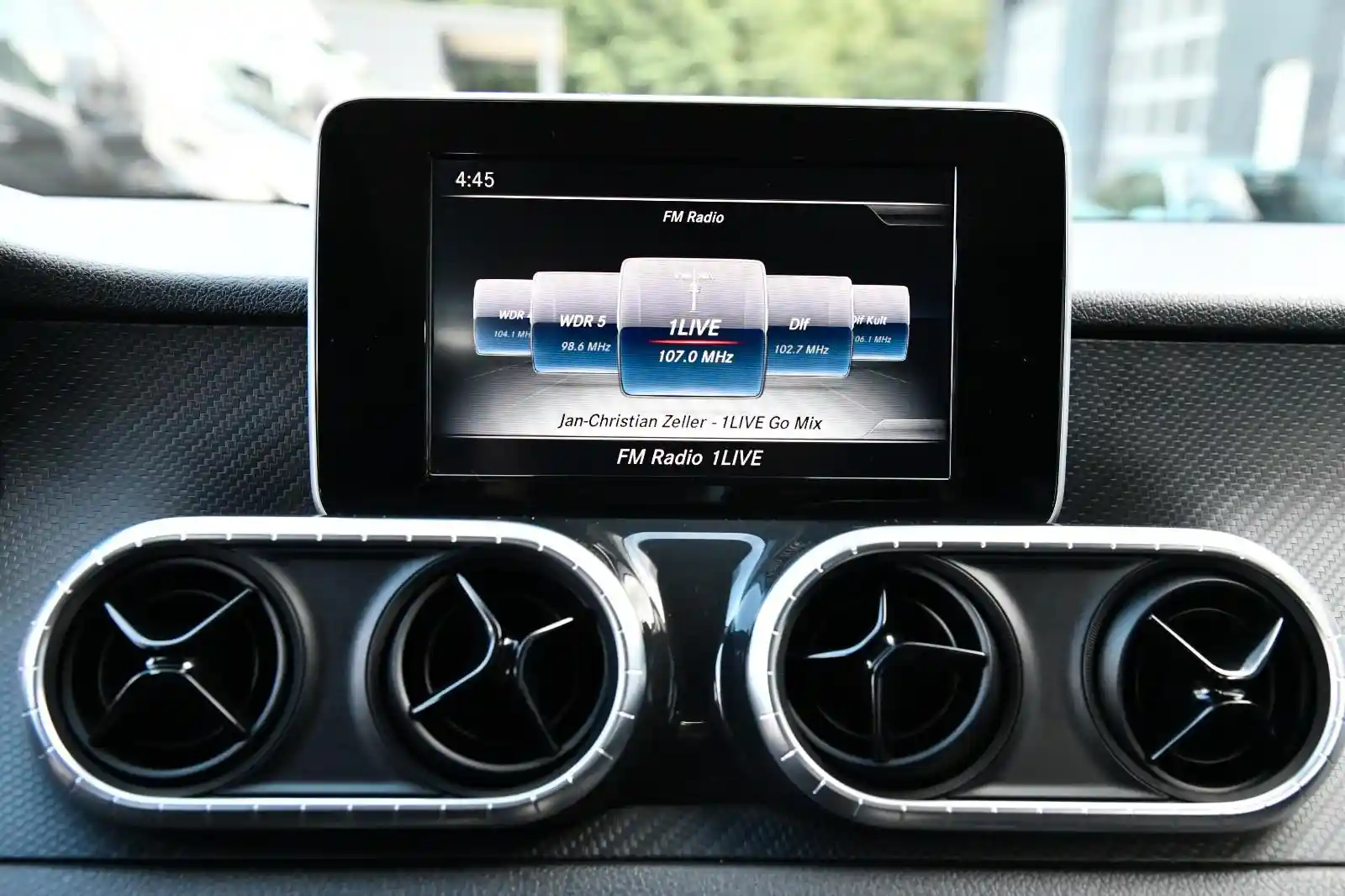 Mercedes-Benz X 220