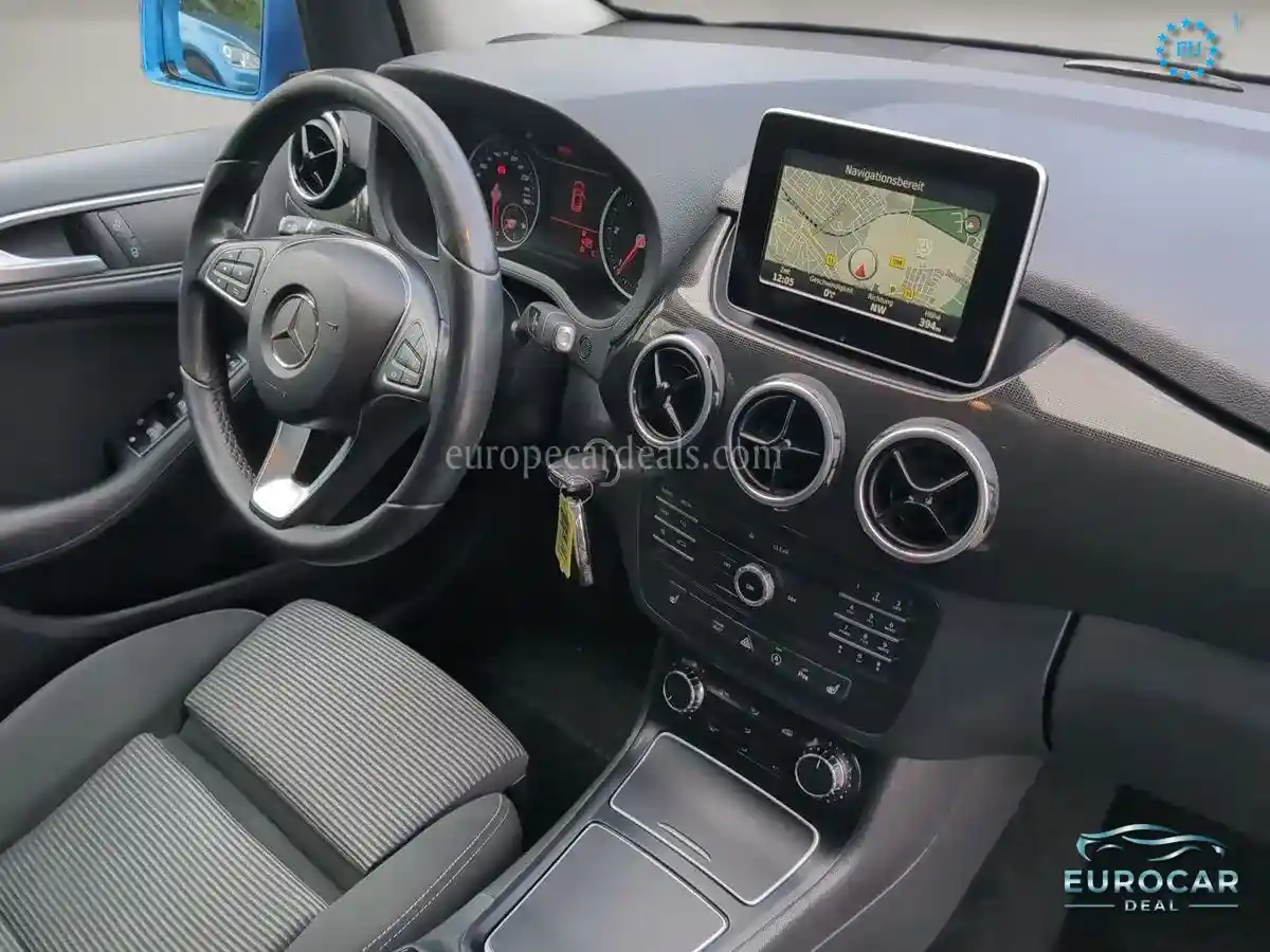 Mercedes-Benz B 220
