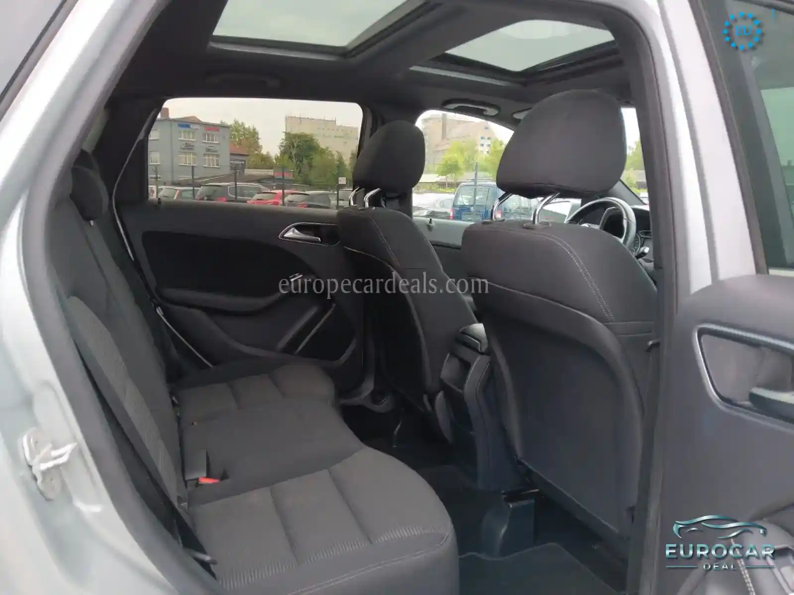 Mercedes-Benz B 180